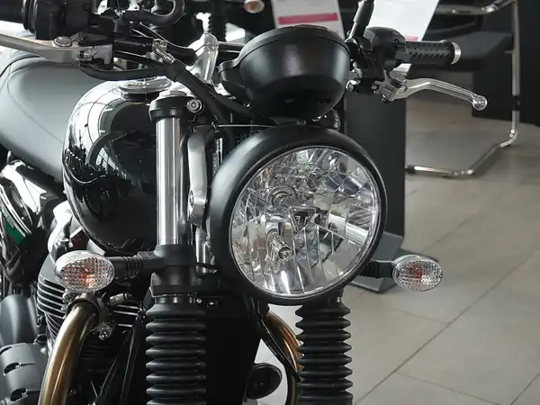 TRIUMPH SPEED TWIN (9/10)