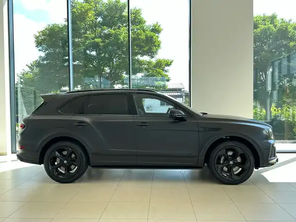 BENTLEY BENTAYGA (5/12)