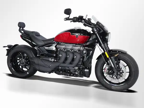 TRIUMPH ROCKET X (1/13)