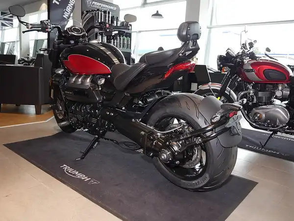 TRIUMPH ROCKET X (6/13)