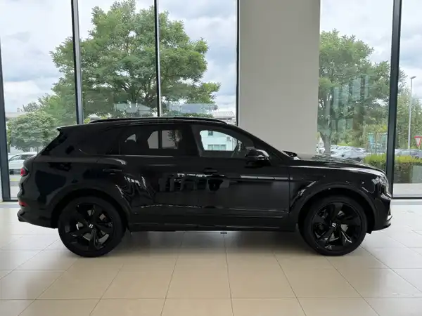 BENTLEY BENTAYGA (5/12)