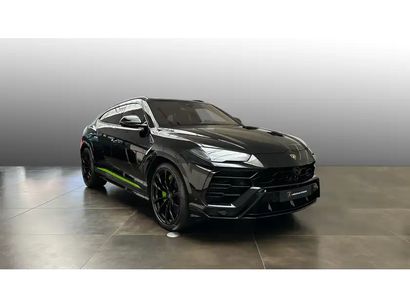 LAMBORGHINI URUS (1/16)