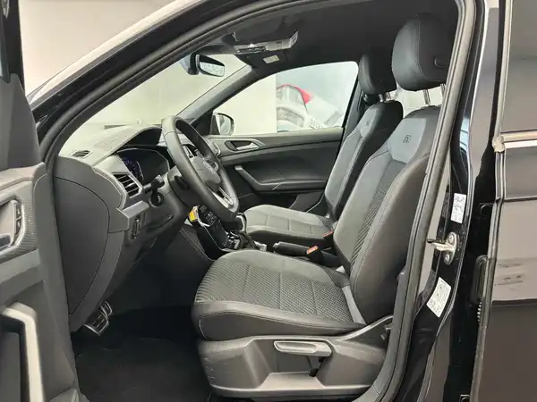 VW T-CROSS (9/17)