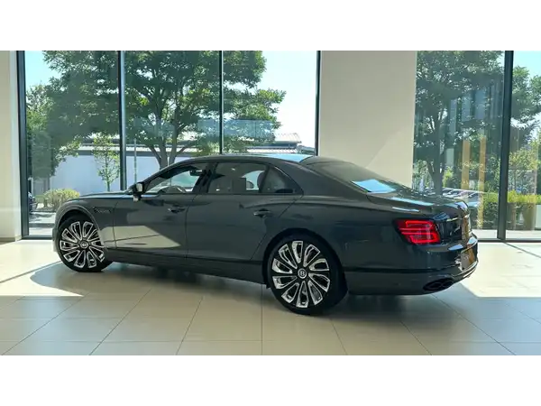 BENTLEY FLYING SPUR (3/16)