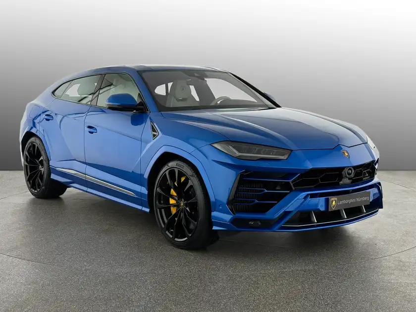 LAMBORGHINI URUS (1/21)