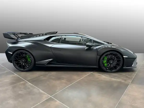 LAMBORGHINI HURACÁN (2/20)