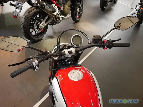 DUCATI SCRAMBLER (7/11)