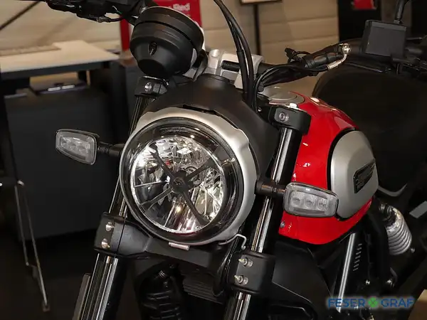 DUCATI SCRAMBLER (10/11)