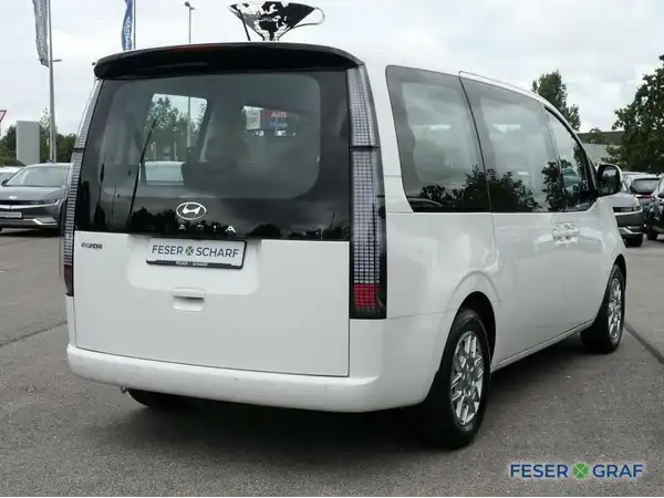 HYUNDAI STARIA (2/12)