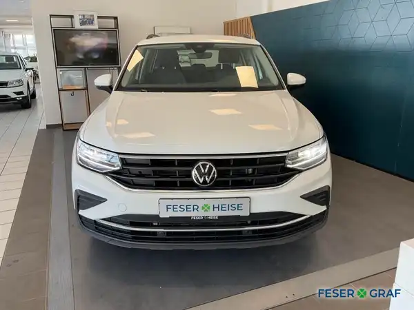 VW TIGUAN (2/18)