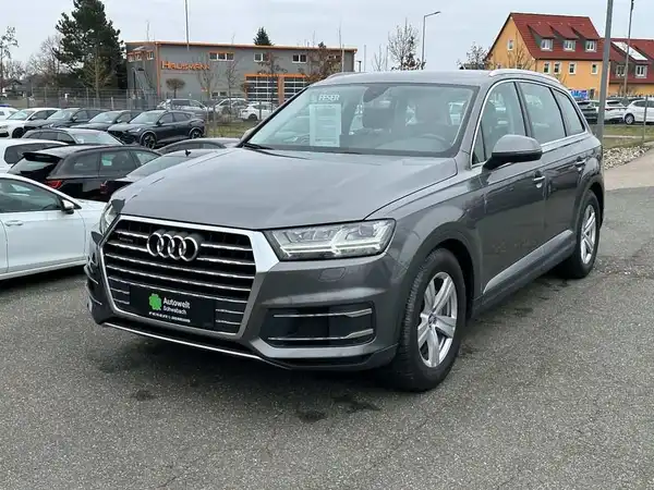 AUDI Q7 (2/19)