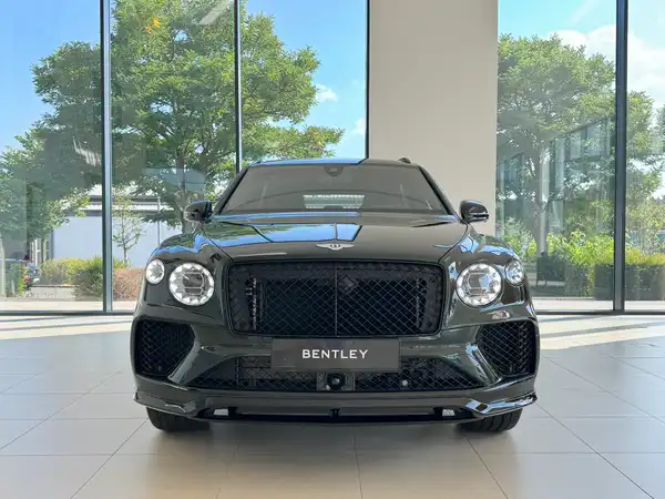 BENTLEY BENTAYGA (8/12)