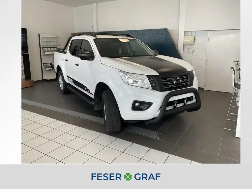 NISSAN NAVARA (1/16)