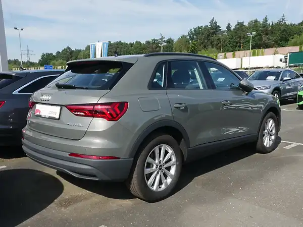 AUDI Q3 (3/17)