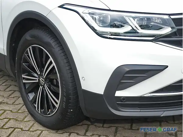 VW TIGUAN (15/18)