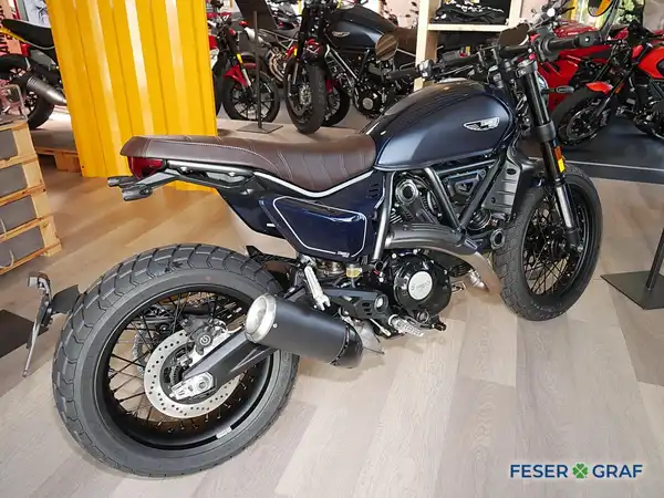 DUCATI SCRAMBLER (2/10)