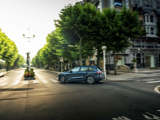 Audi Q6 e-tron Side driving